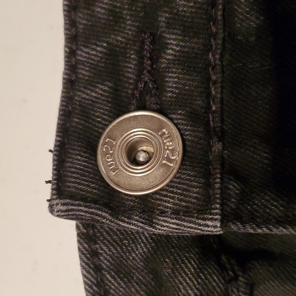 Grunge Black Fringe Jean Shorts - Picture 2 of 4